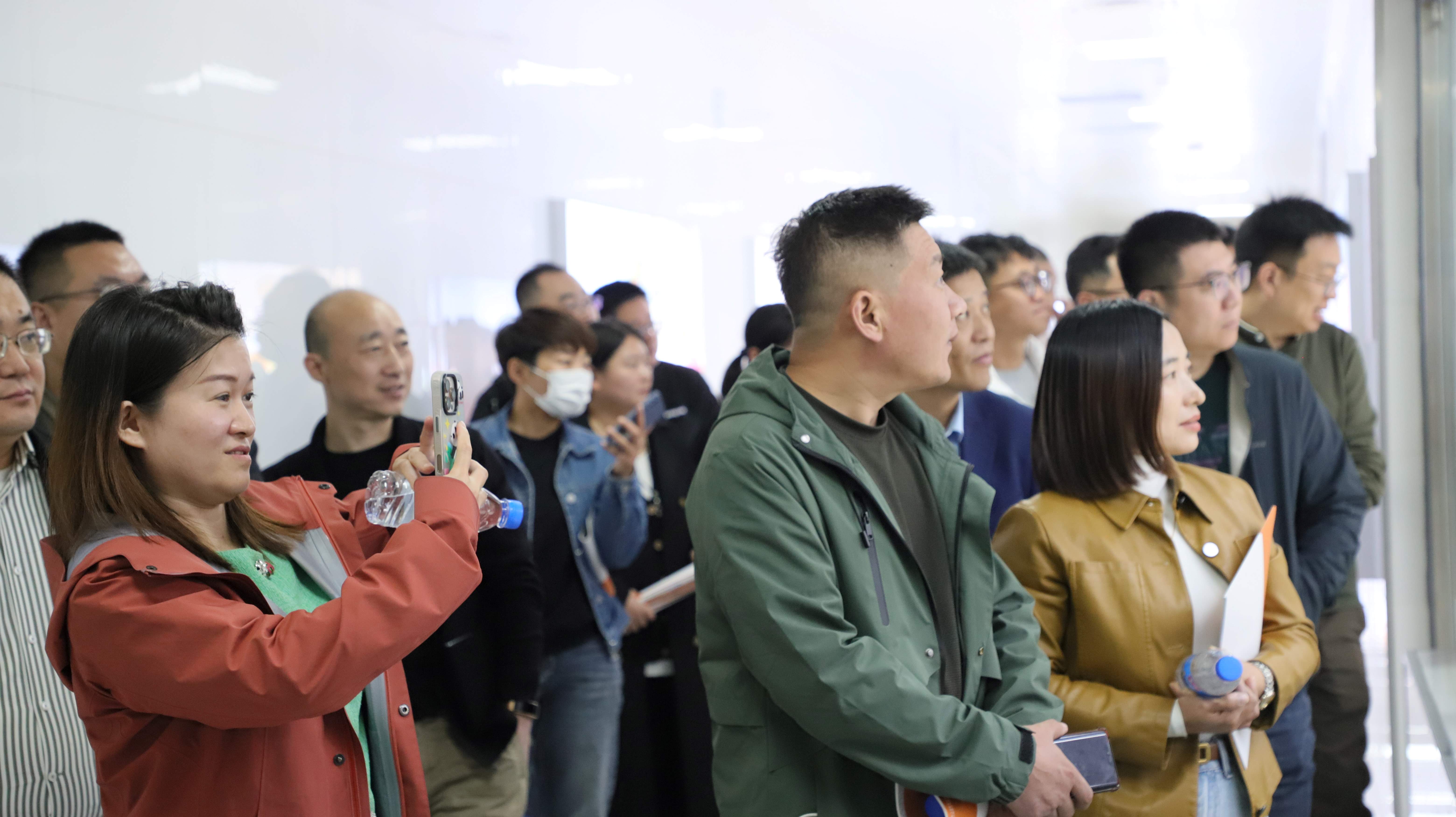 山东多家头部连锁烘焙品牌到蓝狮在线测速参观调研